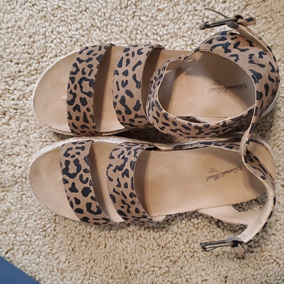 Leopard print sandals - Picture 6 of 8